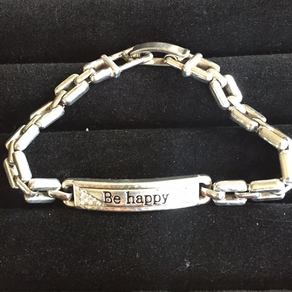 Brighton “Be Happy” bracket
